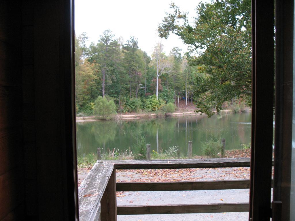 Forest Lake Camping Resort Lakefront Cabin 1 Advance エクステリア 写真
